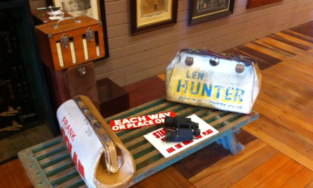 Racing Museum – bookmakers bags