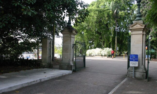 City-Botanic-Gardens-entrance