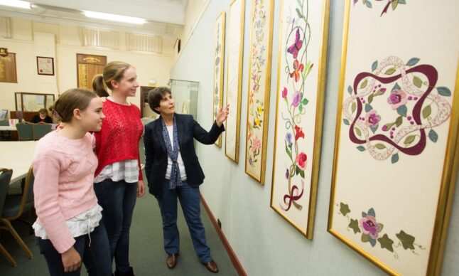 embroiderers-displays
