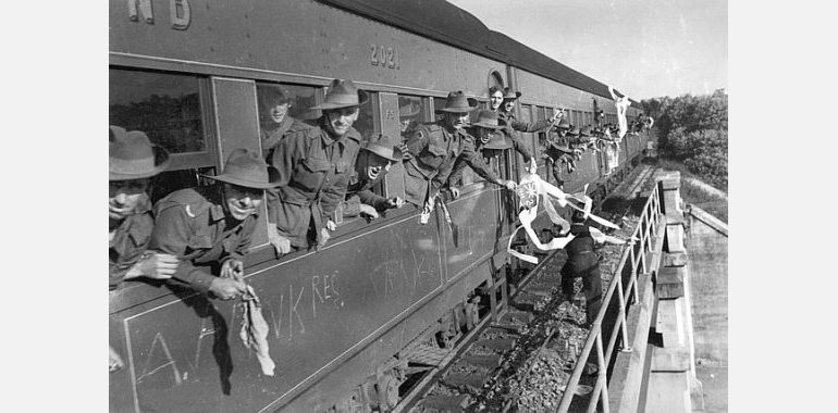 soldiers-on-train1
